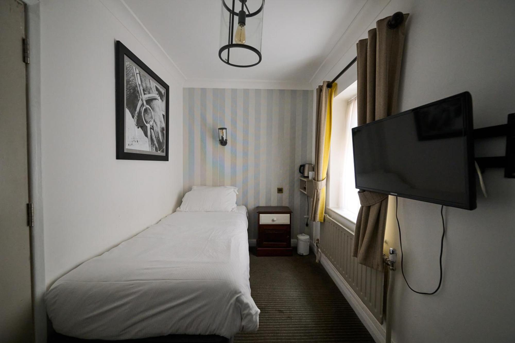 White Hart, Newmarket By Marston'S Inns Exteriér fotografie