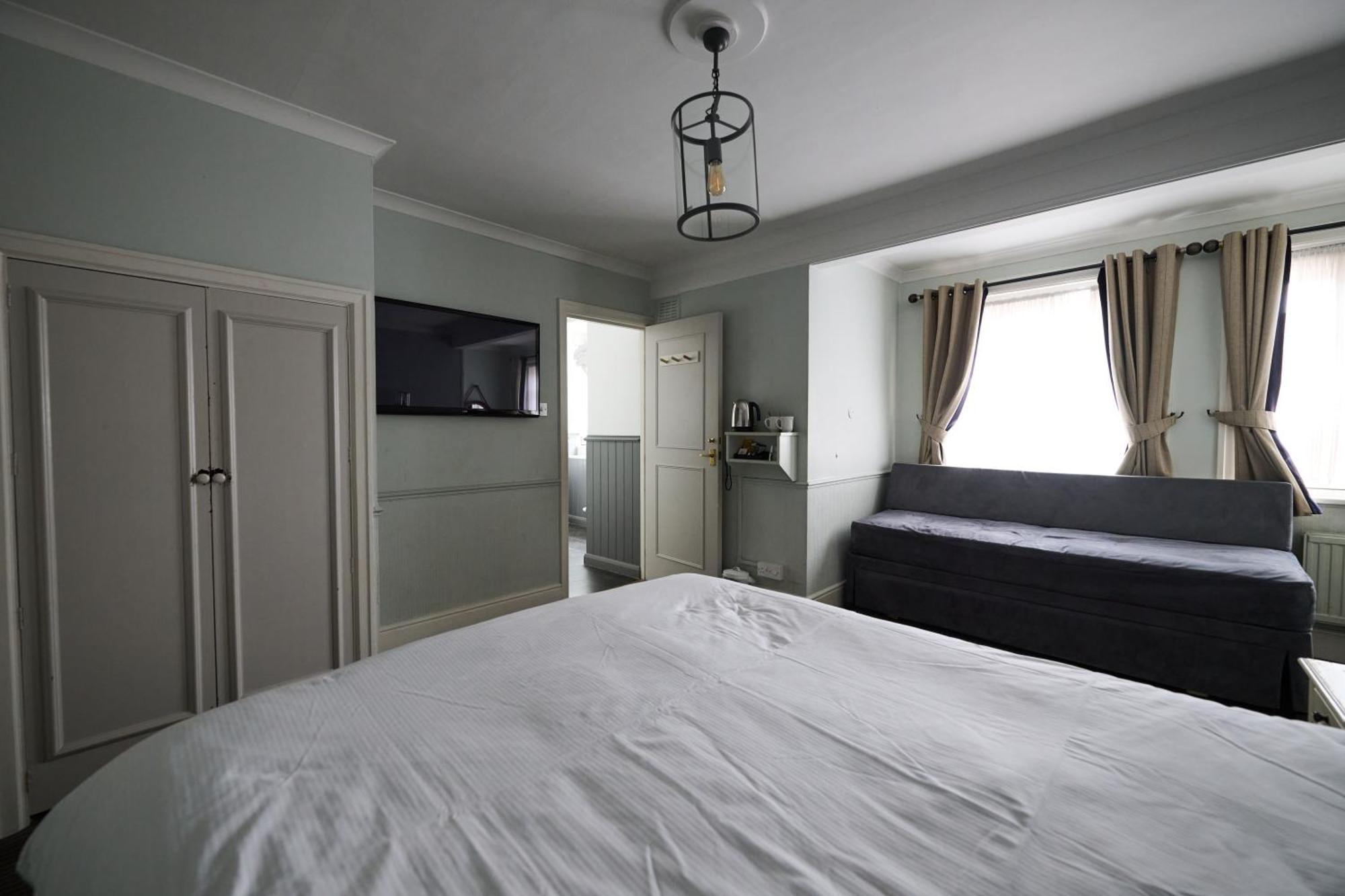 White Hart, Newmarket By Marston'S Inns Exteriér fotografie