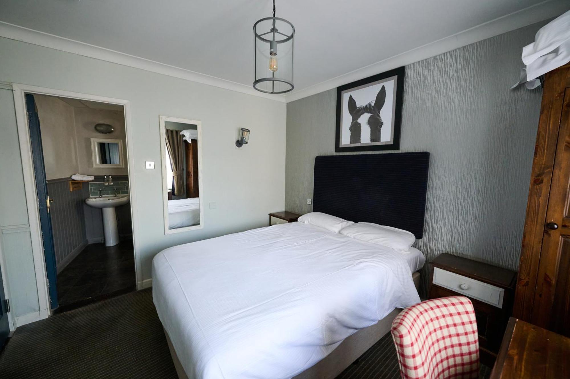 White Hart, Newmarket By Marston'S Inns Exteriér fotografie
