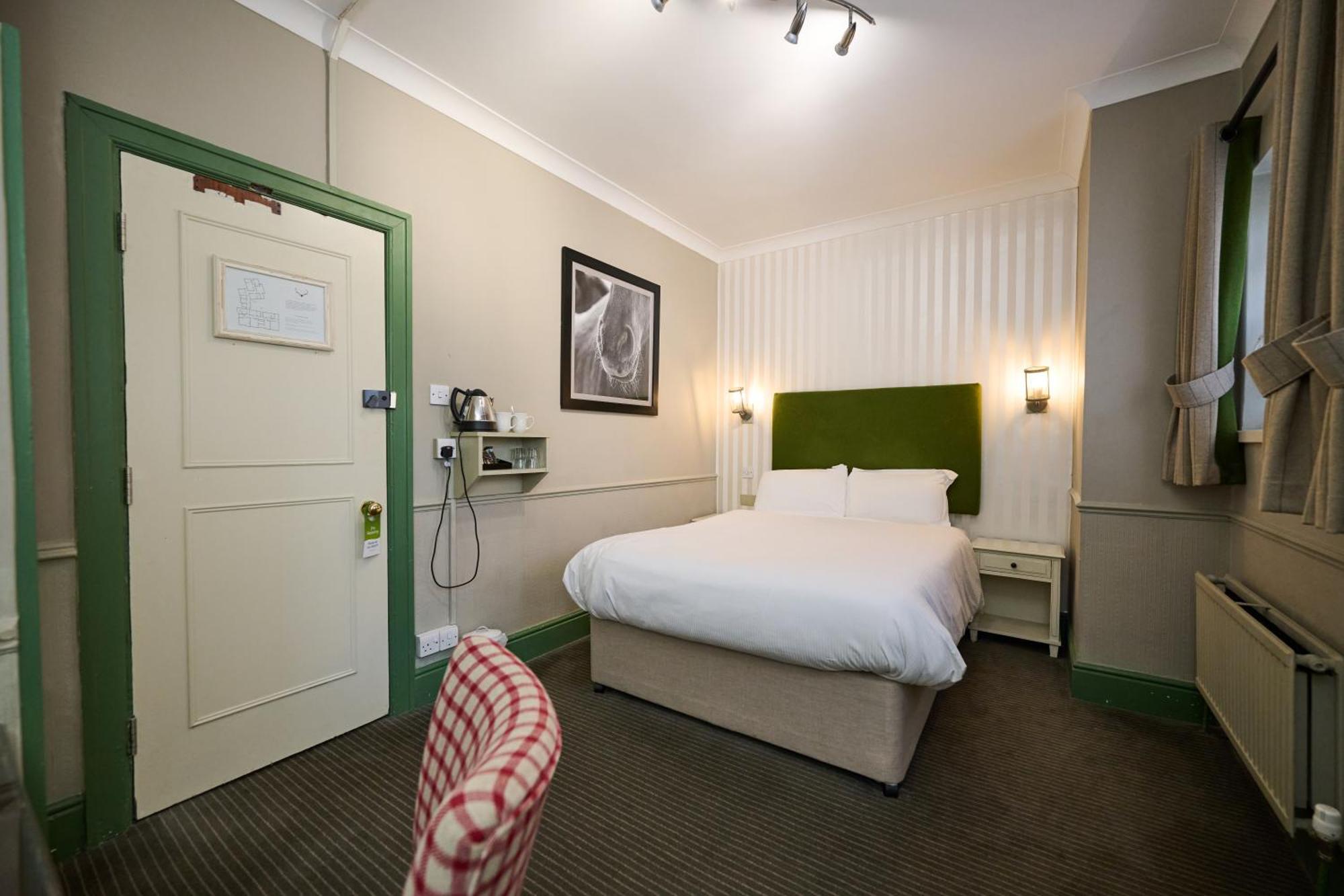 White Hart, Newmarket By Marston'S Inns Exteriér fotografie