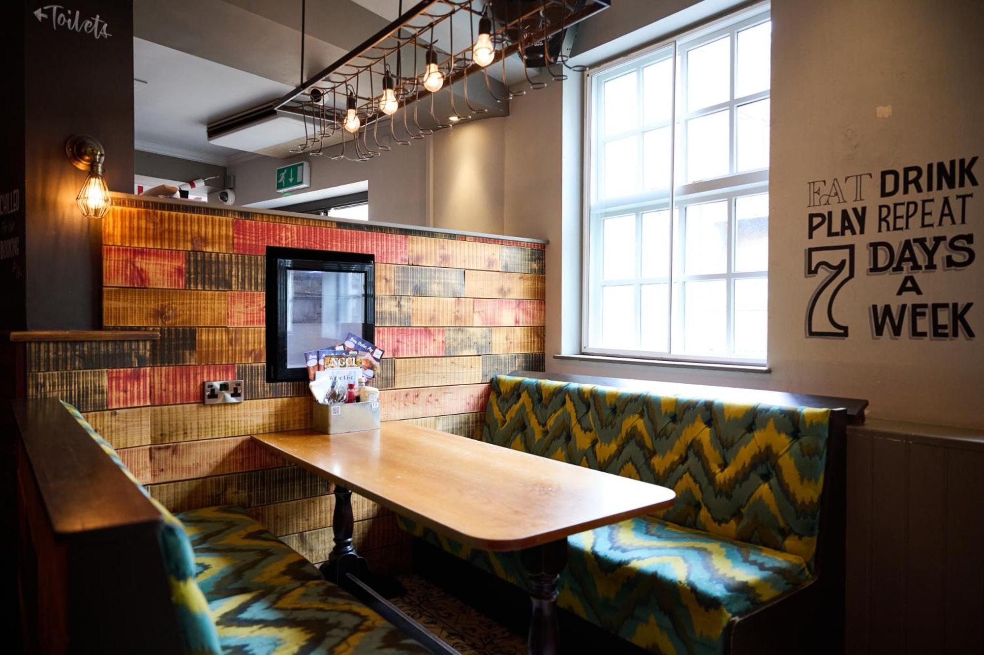 White Hart, Newmarket By Marston'S Inns Exteriér fotografie
